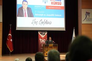 Abdullah Çiftçi KBÜ’de 21. Yüzyılın Yeni Güç Haritasını Anlattı