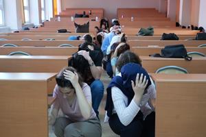 Karabük Üniversitesinde Tıp Fakültesi Öğrencilerine Deprem ve Yangın Tatbikatı