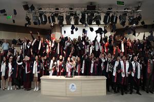 KBÜ Mezuniyet 2025 | İşletme Fakültesi Geleceğin Liderlerini Uğurladı