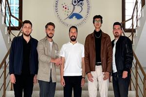 Cam Adam Belgeseline “Etkileyici Senaryo Ödülü”