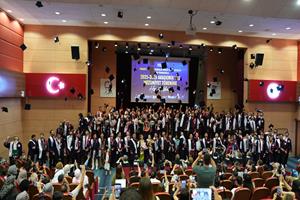 Karabük Üniversitesi TOBB Teknik Bilimler MYO’da Mezuniyet Coşkusu